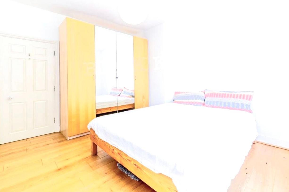 Bond Street Family Apartament